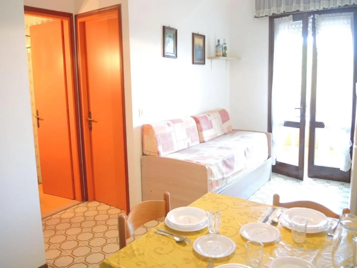 Renewed Two-Bedroom Apartment In Bibione - Beahost