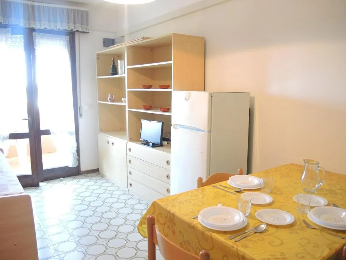 Renewed Two-Bedroom Apartment In Bibione - Beahost